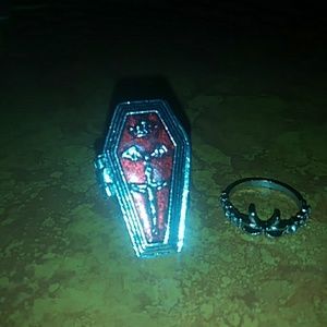 Poison ring